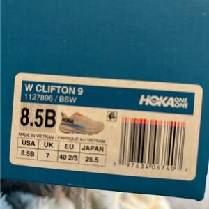HOKA W CLIFTON 9 1127896 / BSW Size 8.5B Excellent!